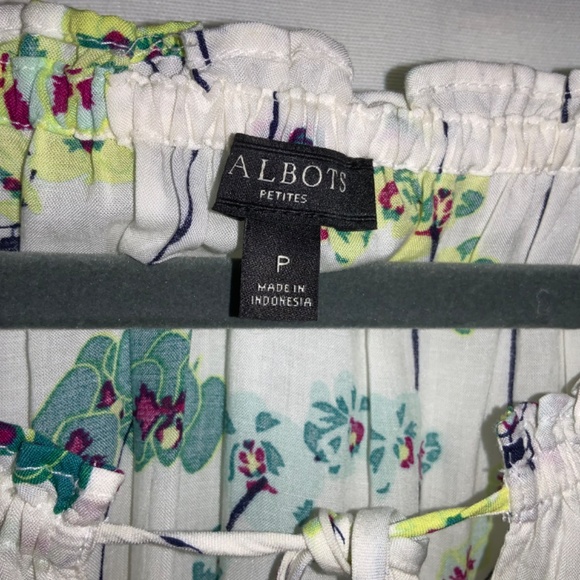 Talbots blouse Sz P floral ruffle & tie front neck detail - Picture 4 of 6